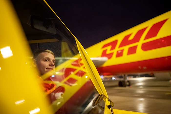 DHL